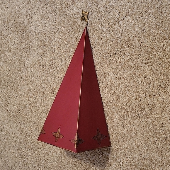 Southern Living at Home Metal Shelf - Picture 4 of 8